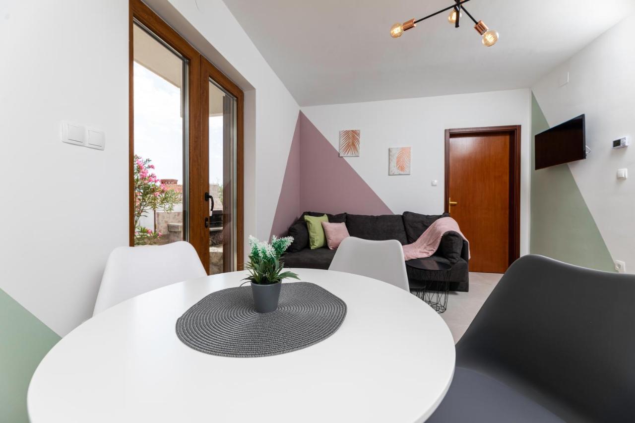 Apartments Vjeko 克尔克 外观 照片